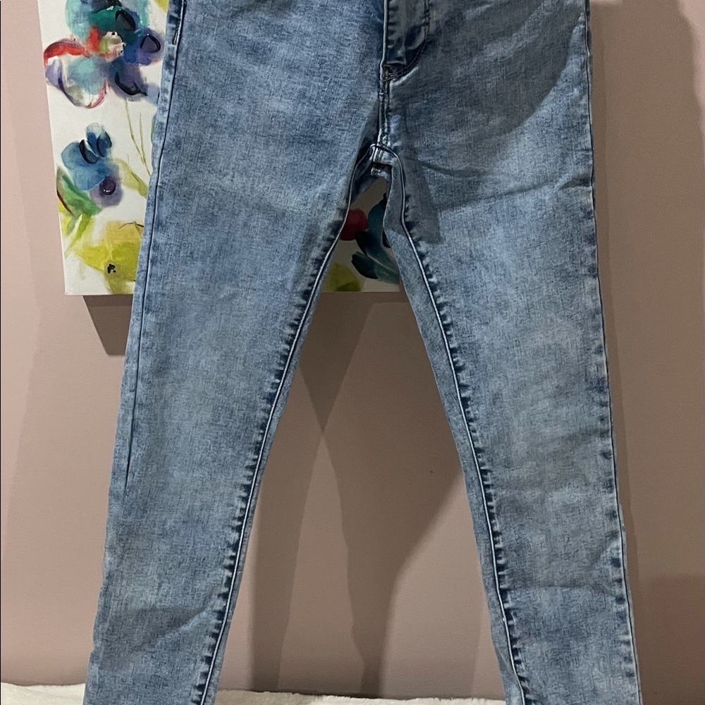 Only skinny jeans